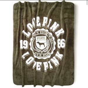 SHERPA Logo Throw Blanket VS PINK